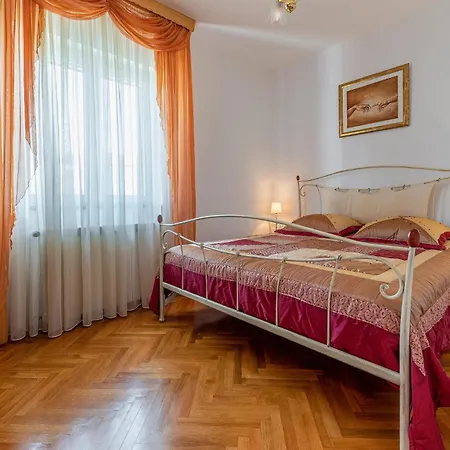 2 Bedroom Beautiful In Apartment