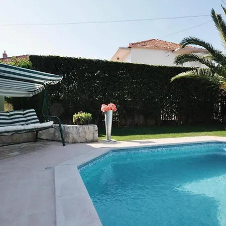 2 Bedroom Beautiful In