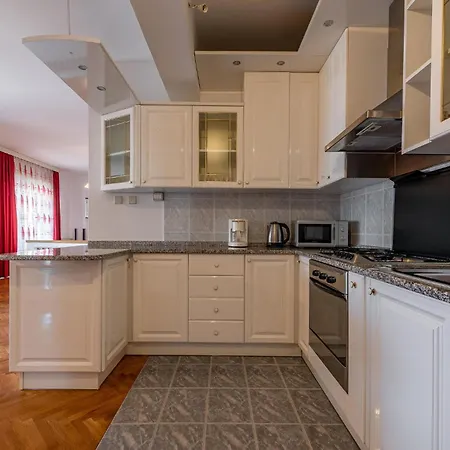 2 Bedroom Beautiful In Apartment Zadar