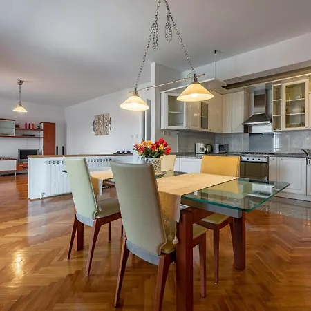 2 Bedroom Beautiful In *