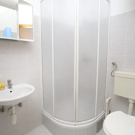 Apartment 2 Bedroom Beautiful In