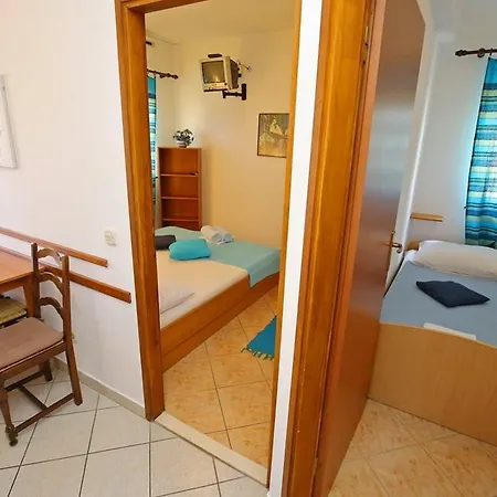 2 Bedroom Beautiful In Apartment Zadar