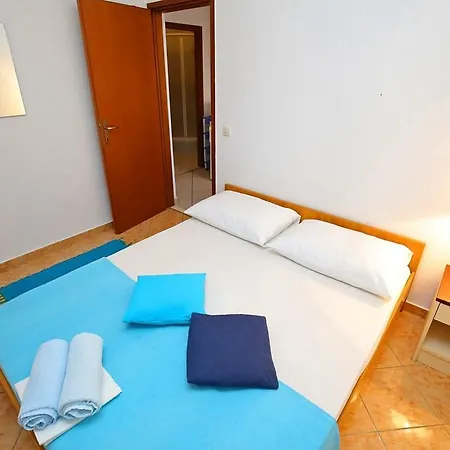 2 Bedroom Beautiful In Apartment Zadar