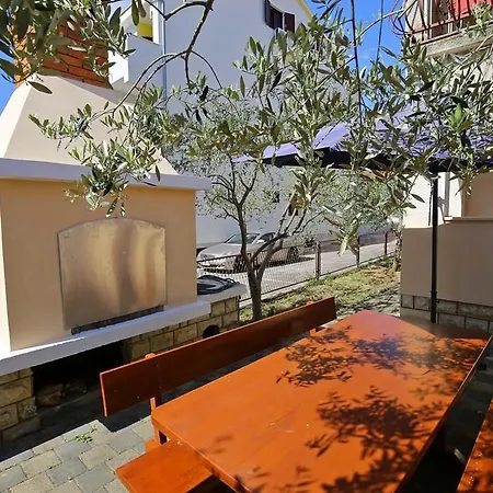 2 Bedroom Beautiful In Apartment *