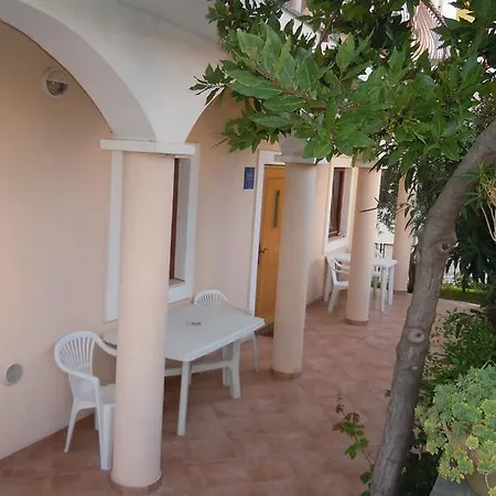 Apartment 2 Bedroom Beautiful In