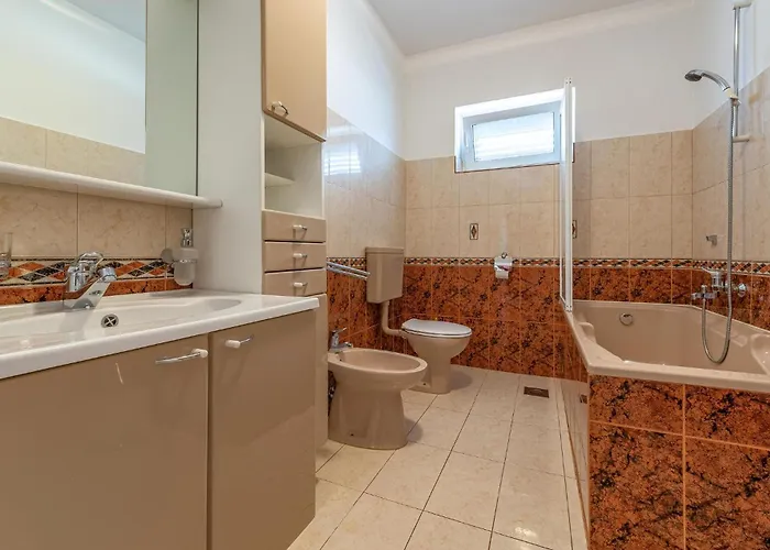 20 Apartment *