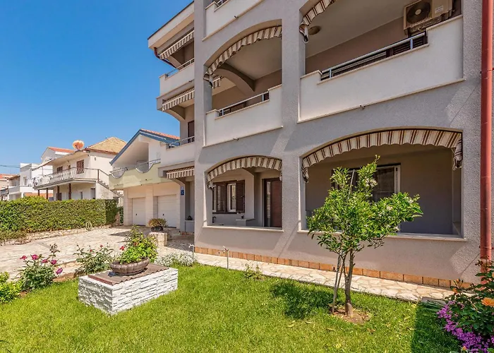20 Apartment *