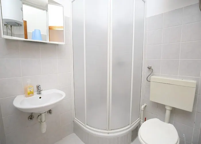 Apartment 20